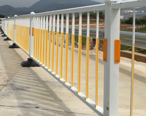 重庆桥梁护栏,重庆防撞护栏,重庆波形护栏生产厂家